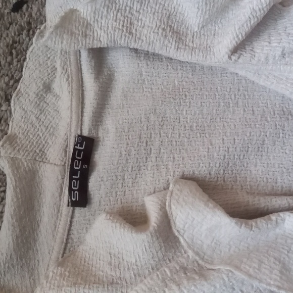 Beige Ruffle Crop Top - Picture 3 of 4